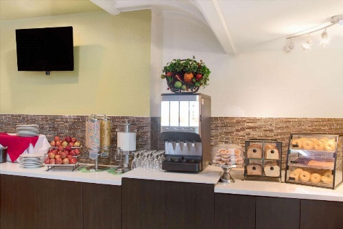 Ramada by Wyndham Fort Lauderdale Airport/Cruise Port image 20