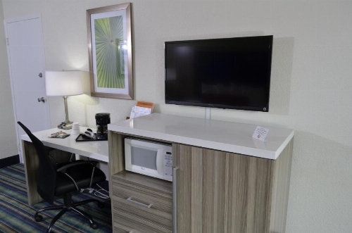 Ramada by Wyndham Fort Lauderdale Airport/Cruise Port image 6